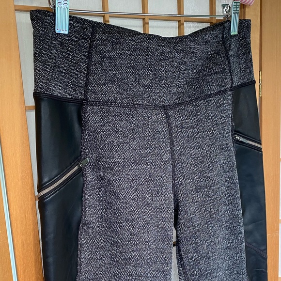 Athleta Herringbone Luxe Metro Drifter Leggings Faux Leather Accents SZ M - Picture 4 of 13